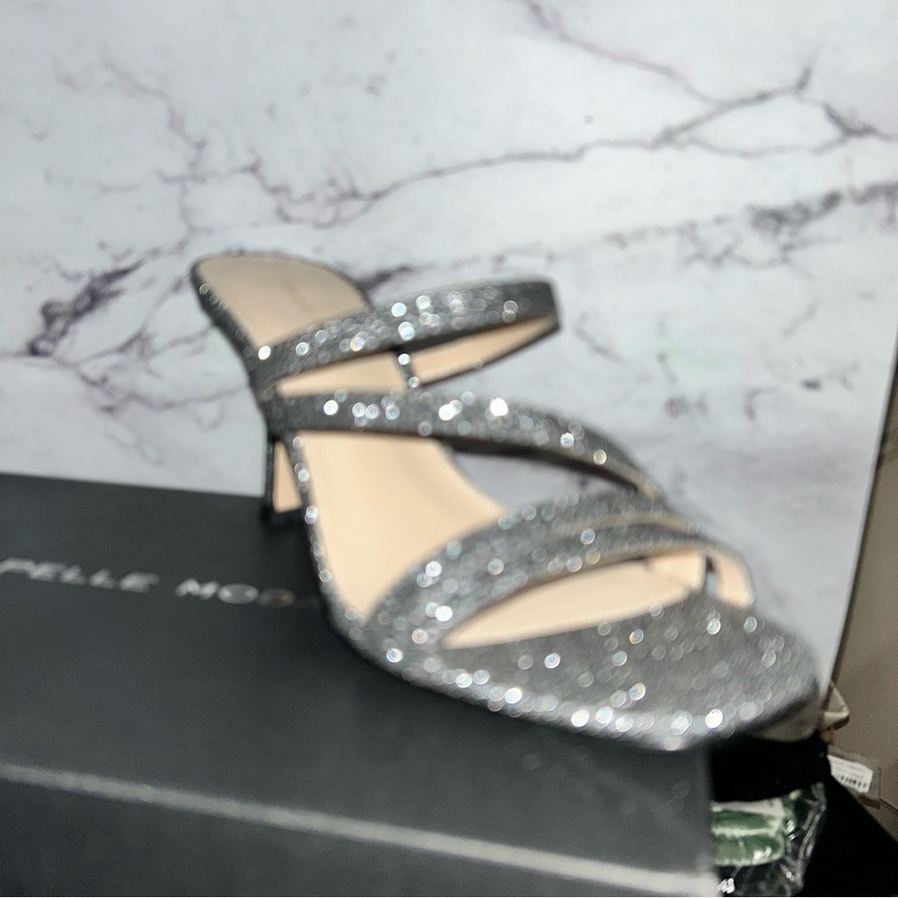 Pelle Moda Silver Strappy Heels NWT - Picture 11 of 15